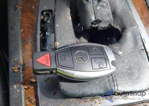 2008 Mercedes-Benz C 300 Luxury/Sport из США, поврежденный, VIN WDDGF54X48F052635